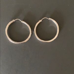 ⭕️ Hoop earrings